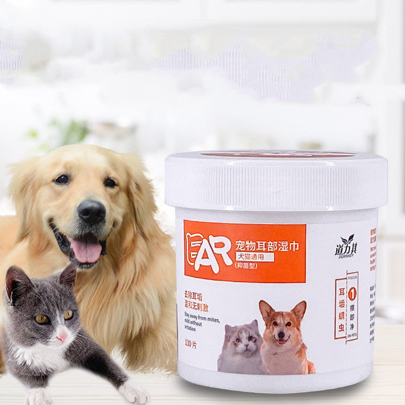 Cats and dogs remove earwax and ear oil pet wipes